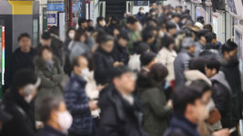 퇴근길 2호선 봉천역 열차 고장…승객들 하차 소동