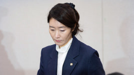 경찰, '강선우 1억 보관' 전직 보좌관 피의자 소환