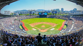 프로야구, 역대 최소 166경기 만에 300만 관중 돌파