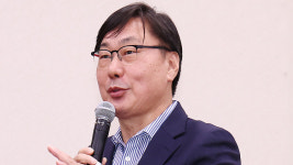 이화영, 검찰 다녀와 회에 술 한잔했다 자랑…동료 재소자 증언