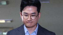 '피습 자작극' 정이한 영장실질심사 출석…