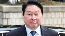 현금 9천400억 필요해진 최태원…SK 지분 매각하나