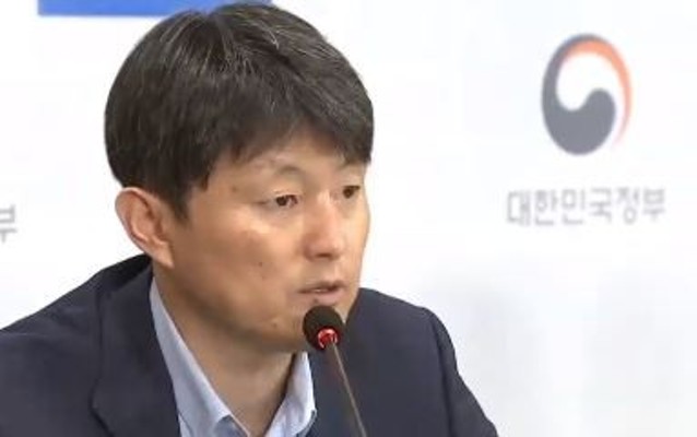 ‘뇌물수수 혐의’ 유재수, 징역 1년 6월·집행유예 3년 | 포토뉴스