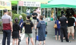 14일 연속 네 자릿수 확진…대면예배 19명 허용