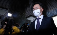 김만배, 12시간 조사…“곽 의원 아들은 산재”