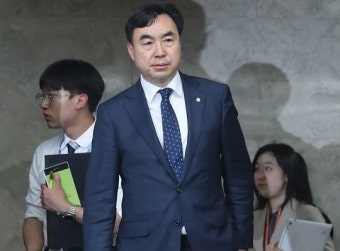 검찰, 윤관석 조사 하루 만에 추가 압수수색