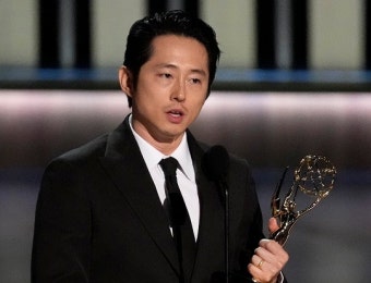 스티븐 연, 에미상도 수상…‘성난 사람들’ 에미상 8관왕