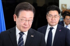 이재명, ‘비선 논란’ 일축…“비서실장이 용산과 협의”