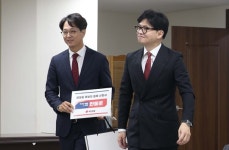 ‘한동훈 캠프’ 후원회장에 연평해전 故한상국 상사 부인