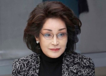 이명희, 신세계 지분 10% 딸 정유경에게 증여