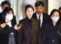 ‘1억 공천헌금’ 강선우, 구속 나흘만에 첫 경찰 조사