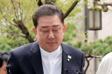 ‘김병기 차남 취업’ 빗썸 대표, 뇌물공여 혐의 입건
