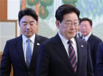 청와대, ‘강훈식 후임 인선이냐 유임이냐’ 질문에 “인사권자 고민 중”