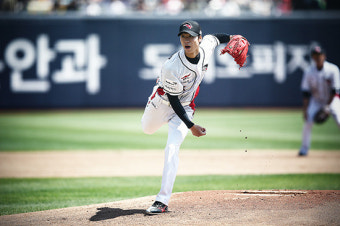 '4.2이닝 노히트' 엄상백, 6이닝 1실점...2승 유력