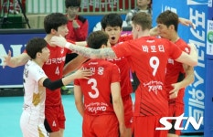 바로티 35점 한국전력, 최하위 OK저축은행에 3-2 신승