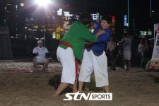 [ST&포토] 해변에서 이색 '크라쉬' 경기