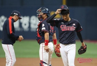 '윤성빈 마저..' 선발투수 부진에 깊어져만 가는 롯데의 한숨