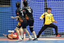 핸드볼 오영란, 리그 통산 1300세이브 달성...여자 2호