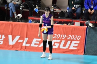 신인 김다은 '특급조커'로 활약, 흥국생명 4세트 8-19 뒤집고 2위 도약