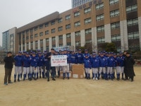 후배들 열심히 했으면…구창모, 모교 덕수중에 야구용품 기증