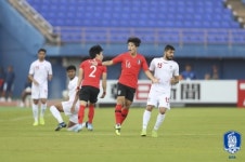 [한국vs우즈벡] '정승원 도움+오세훈 골' 김학범호, 우즈벡에 1-0 리드 (전반 진행 중)