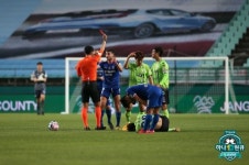 [S코어북] 이동국 천금 결승골 전북, 개막전서 수원 1-0 제압...시즌 첫승