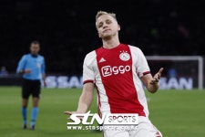 이적설 반 더 비크, 다음 시즌 아약스 소속이여도 불만 없어