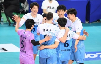 우리카드, 첫 챔프전서 먼저 웃었다...대한항공 3-0 완파