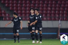 [S코어북] 화공 폭발 전북, 수원 4-0 박살...인천-성남도 나란히 승리 (종합)