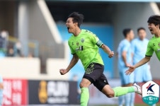 [S코어북] 홍정호-문선민 골 전북, 대구 원정에서 귀중한 2-0 승리...우승 희망