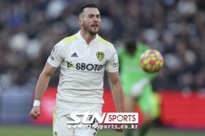 [EPL Discourse] 해트트릭 폭발 리즈 해리슨, 95년 만에 다시 선물한 행복