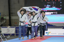 AG 금 사냥 곽여원‧강완진, 세계품새선수권 사이 좋게 금메달