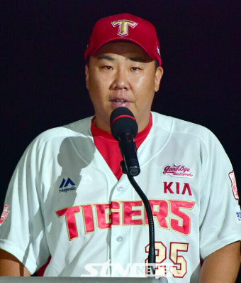 [오피셜] KIA의 선택은 42세 이범호 감독, 