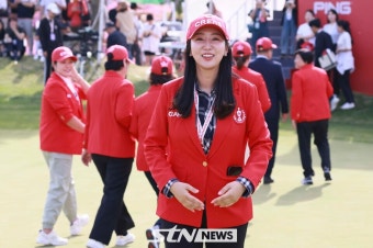 [포토]배경은, 메이저 대회 시상식 참가했어요