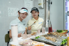 [STN포토]안소현-박도영, 장어 먹고 힘낼게요