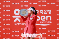 노승희, 스펙타클한 접전 속 짜릿한 1타 차 역전 우승…'OK저축은행 읏맨 오픈'서 시즌 2승 달성