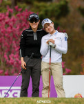 [STN포토]박주영-지한솔, 다정하게 동부건설자매