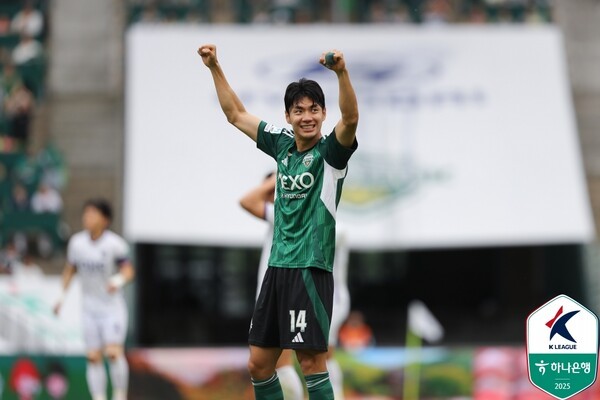 전진우 멀티골로 이끈 전북 현대, 안양에 2-0 승리!