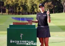 [STN포토]김민솔, 시즌 2승 달성해요