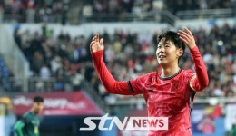 [STN 인터뷰] '사각지대 미친 프리킥→홍명보호 2포트 청신호' 손흥민, 