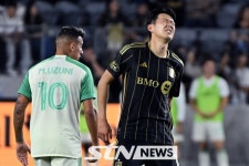 [MLS PO] '손흥민 충격! 우승 불발 분위기' LAFC, 밴쿠버 맹폭에 무너졌다! 0-2 전반 종료