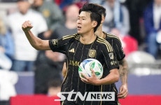 [MLS PO] '손흥민의 우당탕탕 골+미친 프리킥 득점 작렬' LAFC, 밴쿠버와 2-2 무승부...'연장 돌입'