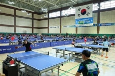 400명 동호인 은빛 스매싱 대결…고양시 협회장배 탁구대회 성료