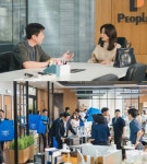 나완비 한지민, 절체절명 위기의 회사 살려낼까?[오늘밤 TV]