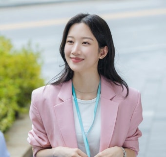 [퍼스널리티] '그놈은 흑염룡' 문가영, 월요병 치유해줄 젠지세대 로맨스퀸
