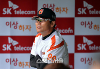 [SS포토]롯데 이종운 감독 '이상한 나라엔 온듯'