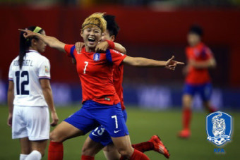 한국 여자 축구 선수 지소연, 세계 주목! 앞으로의 빛나는 가능성 기대됨