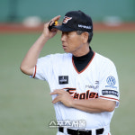 [SS포토] 한화 김성근 감독 '헤드샷인데 왜 퇴장 안시켜?'
