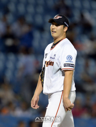 [SS포토] 호투한 한화 김민우, 아쉽게 동점 허용