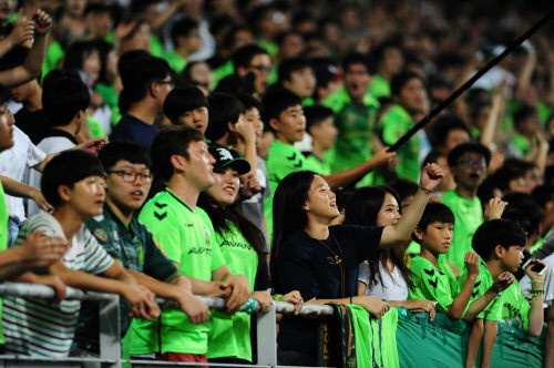 인천 유나이티드, 전북 현대 FC와의 홈 경기 예매율 1만 명 돌파! 시즌 최다 관중 기록 기대